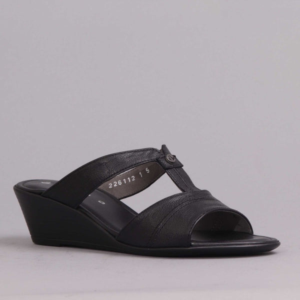 Double-band Wedge in Black
