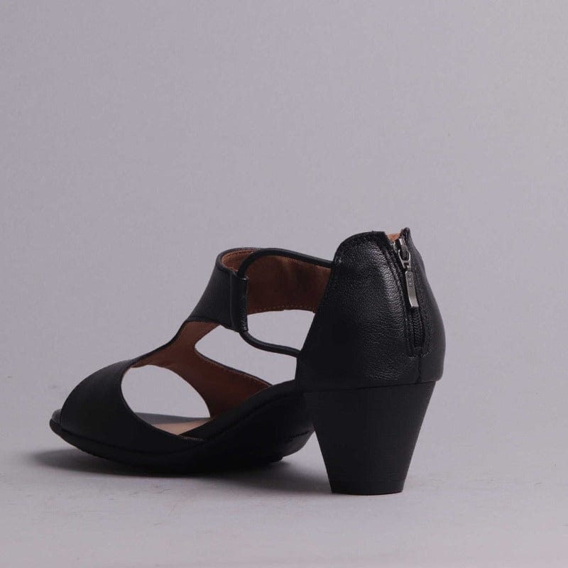 Wider Fit T-Bar Heel in Black