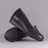 Slipper-cut Loafer in Black - 12244