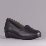 Slipper-cut Loafer in Black - 12244
