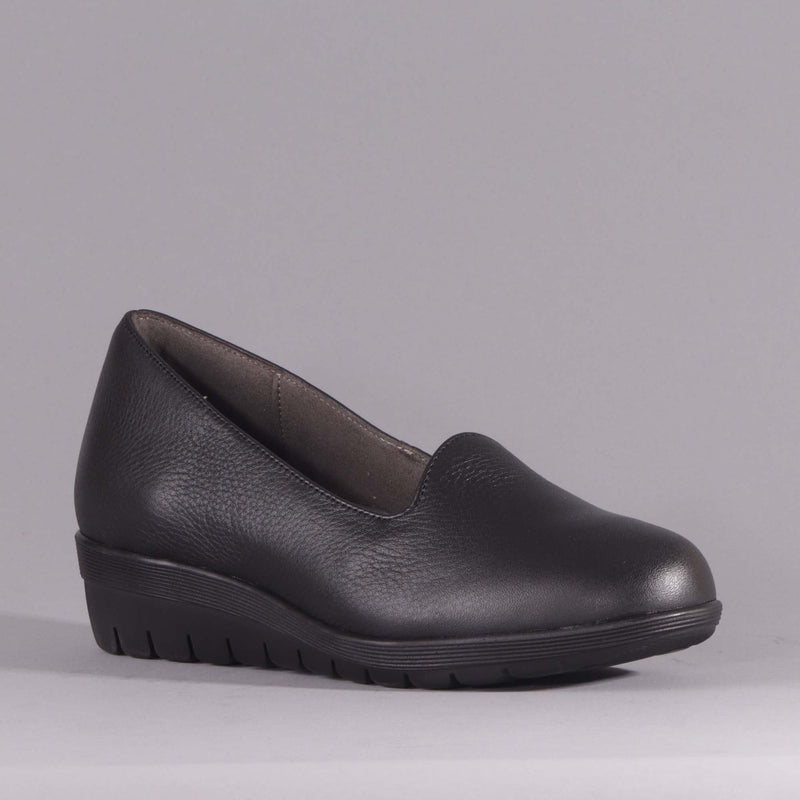 Slipper-cut Loafer in Black - 12244