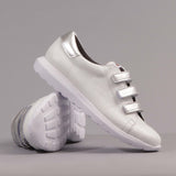 Sneaker in White - 12381
