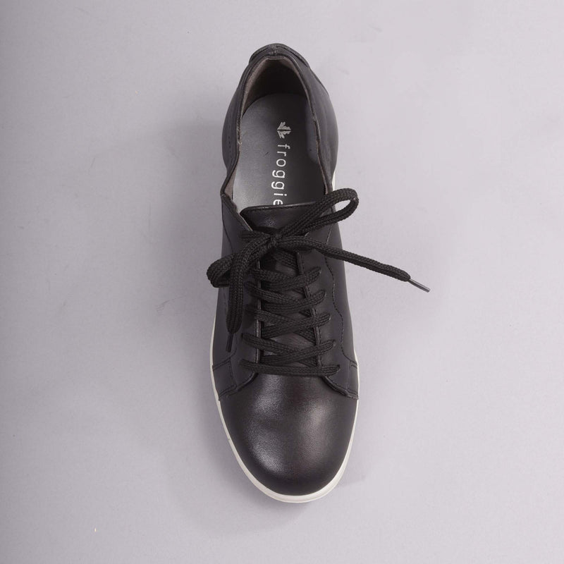 Lace-up Sneaker in Black - 12430