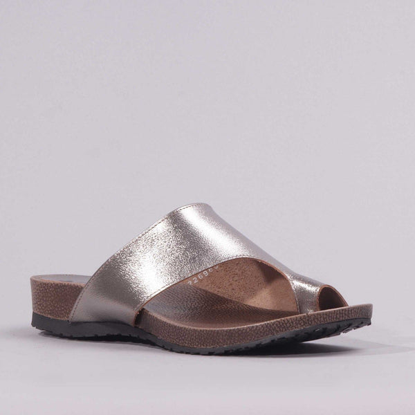 Toe-Loop Sandal in Pewter