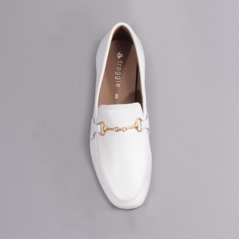 Closed Shoe with the Gold Trim in White