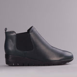 Chelsea Ankle Boot in Navy 