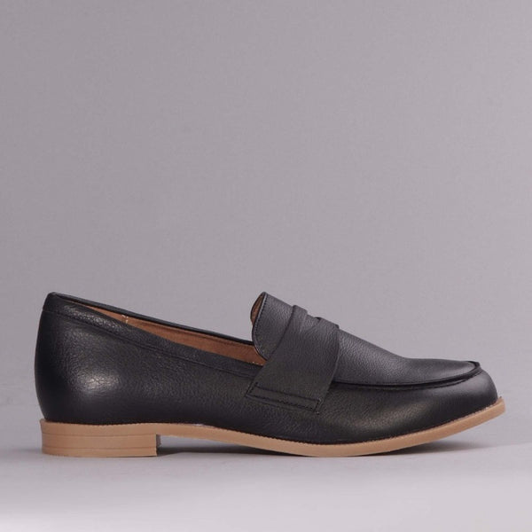 Froggie Penny Loafer with Removable Footbed in Black 