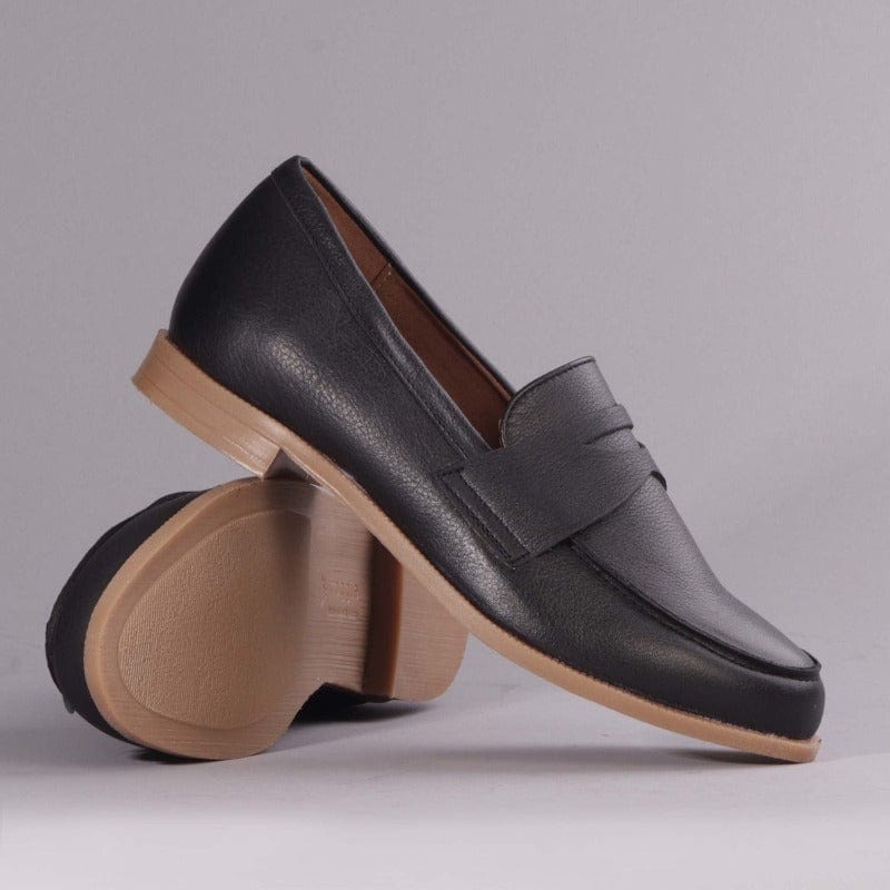 Penny Loafer with Removable Footbed in Black 