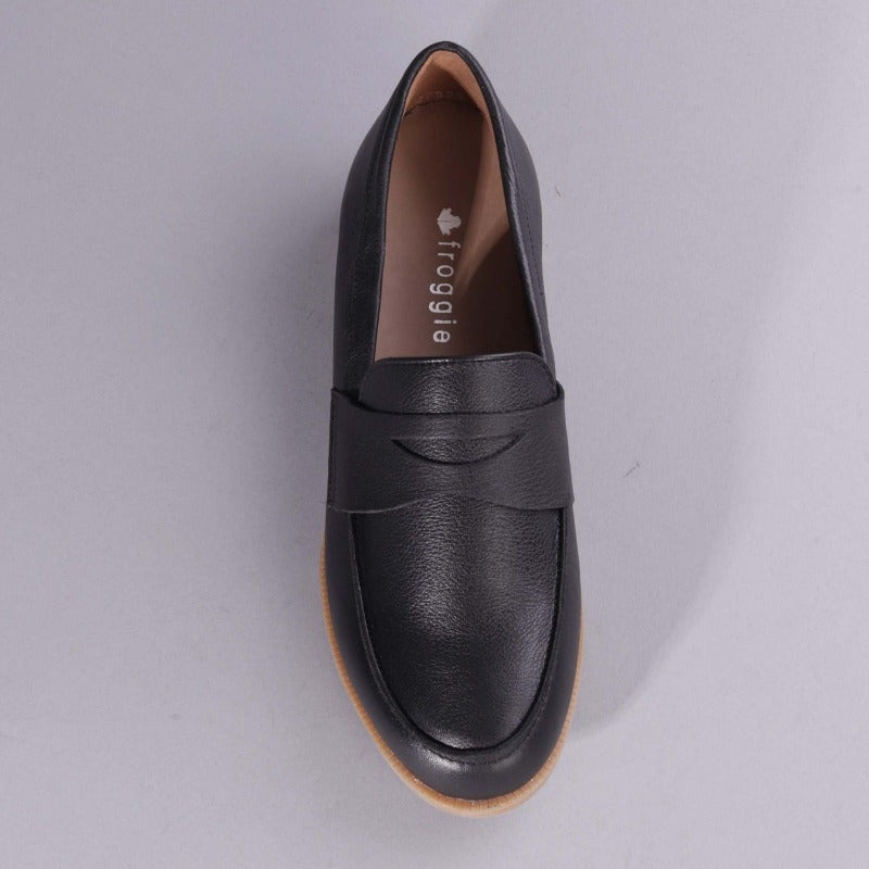 Penny Loafer with Removable Footbed in Black 