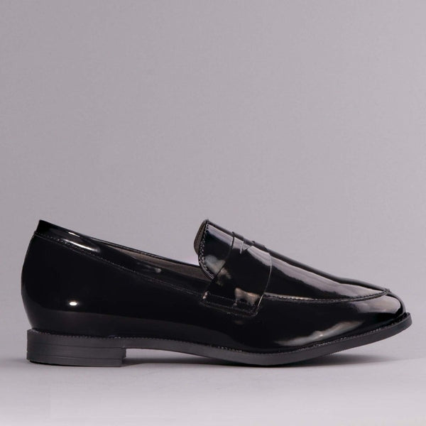 Froggie Penny Loafer with Removable Footbed in Black Patent