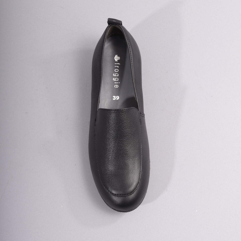 Slip-on Loafer in Black - 12529