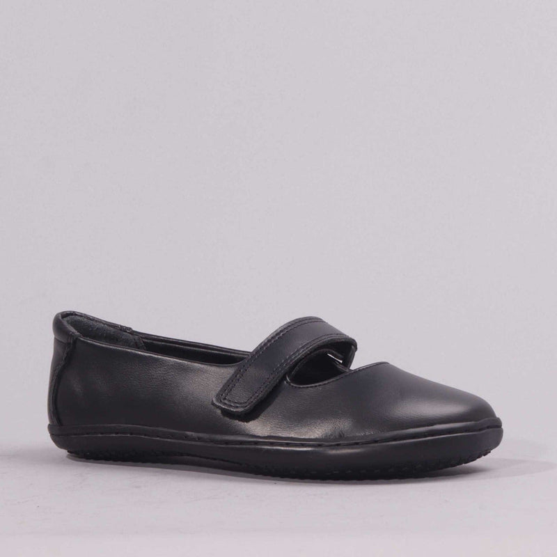Low-Bar Girls School Shoes in Black
