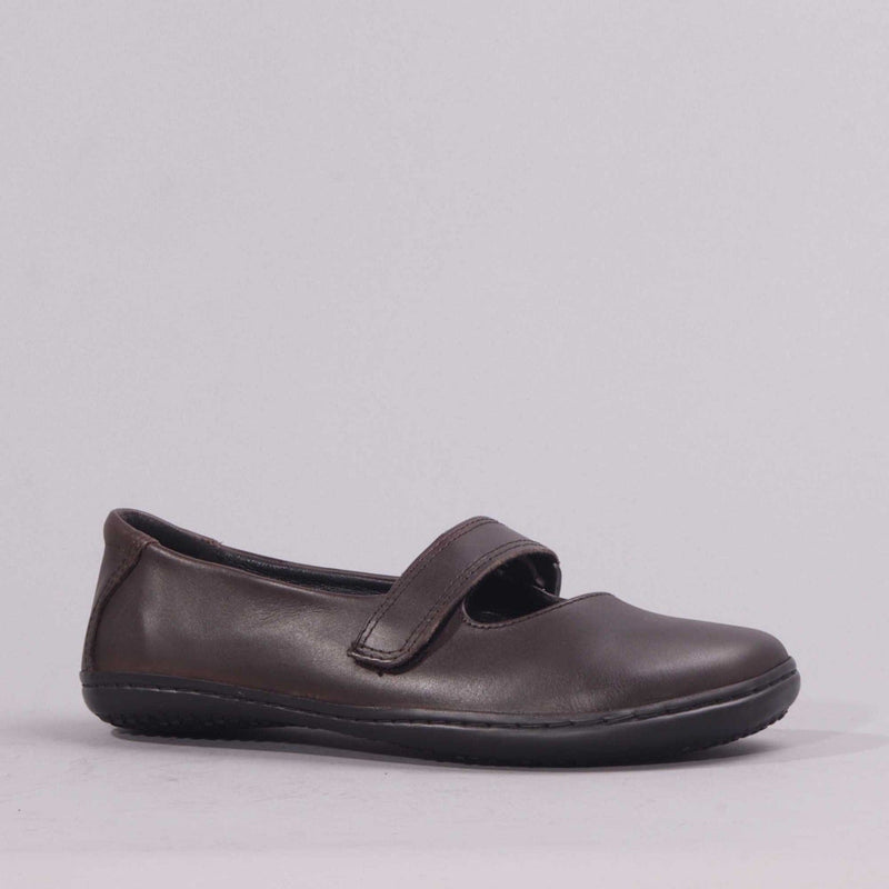 Low-Bar Girls School Shoes in Brown