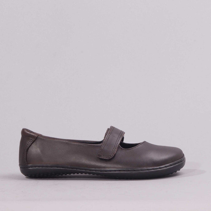 Low-Bar Girls School Shoes in Brown