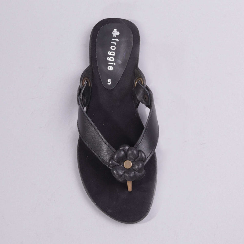 Flower Thong Sandal in Black - 7968