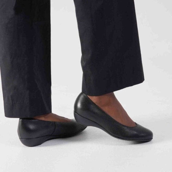 Froggie Shoes Shoes Wider Fit Court Shoe in Black - 10099