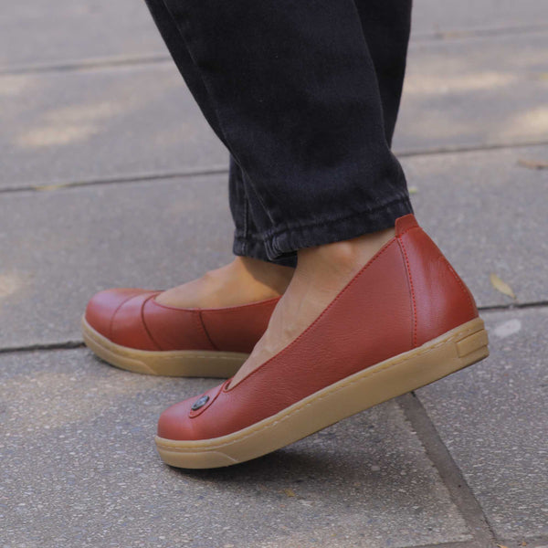 Pump Sneaker with Removable Footbed in Red - 12346